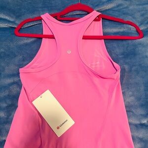 Lululemon tank!